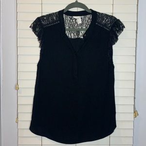 EUC H&M black life detail blouse | Size 10